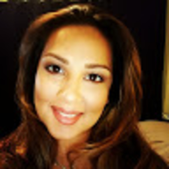 Meet your Posher, Vanessa - Picture 1 of 1